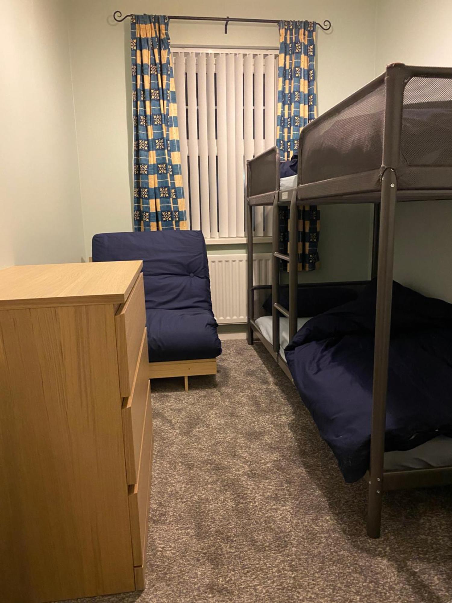 Walnut Apartment Larne Buitenkant foto