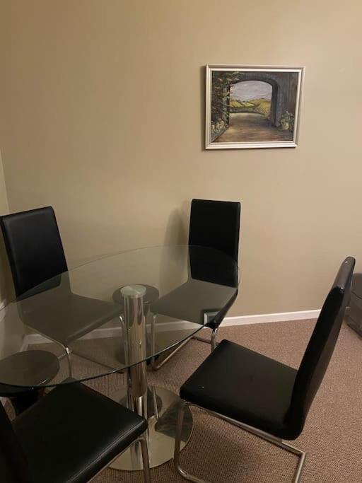 Walnut Apartment Larne Buitenkant foto
